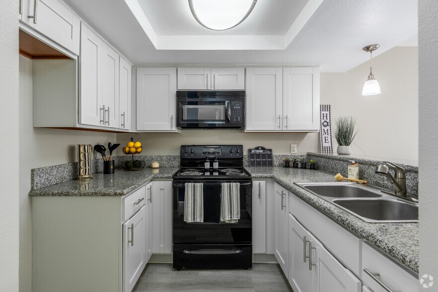 Primary Photo - The Imperial Apartments