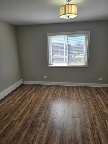 Building Photo - 520 Hill Dr