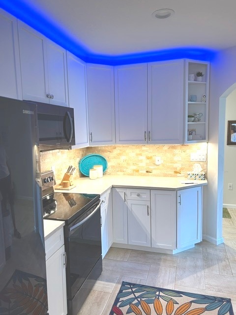 Kitchen under cabinet lights - 5020 Fairways Cir