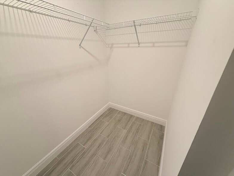 Building Photo - 2156 Edison Ave