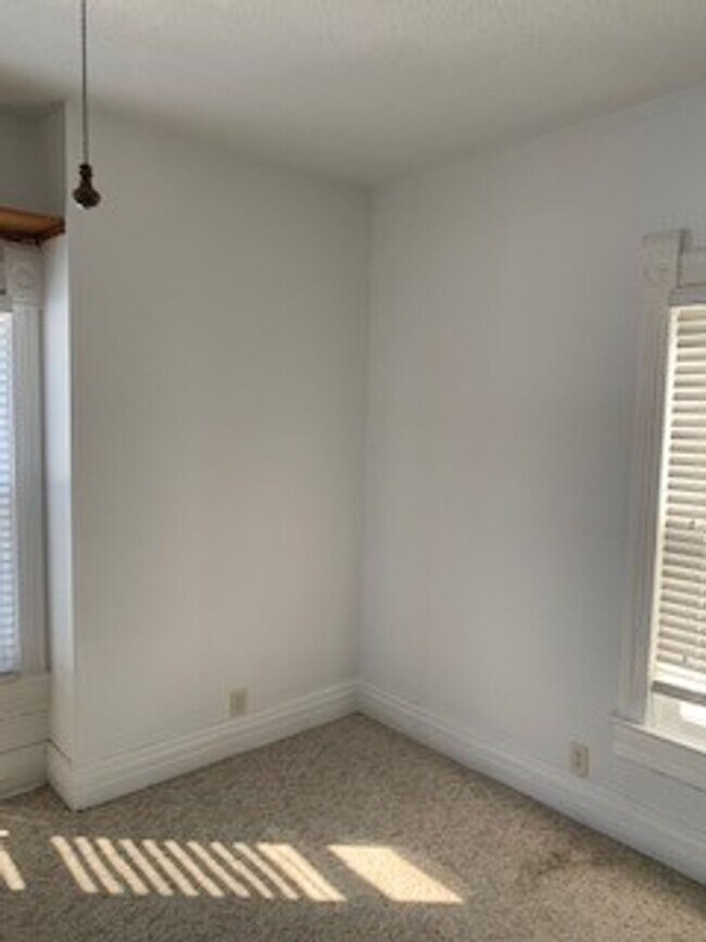 Building Photo - FIVE BR, 2 BA HOUSE in Jesup