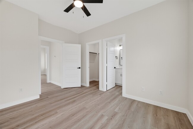 Building Photo - 5523 Haight St