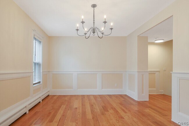 Building Photo - 206 E Genesee St
