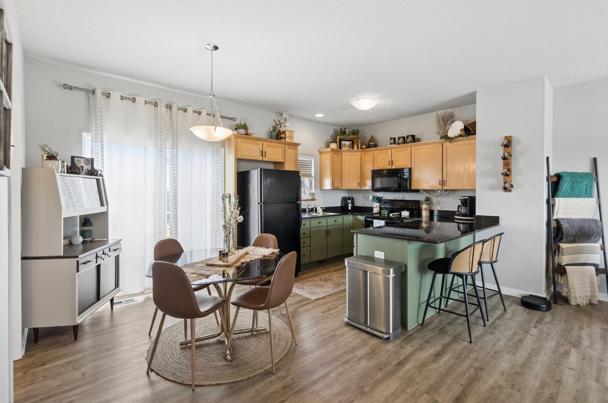 Kitchen - 301 SE 11th St