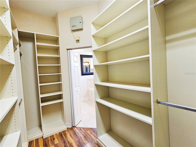 Building Photo - 10543 Woodchase Cir