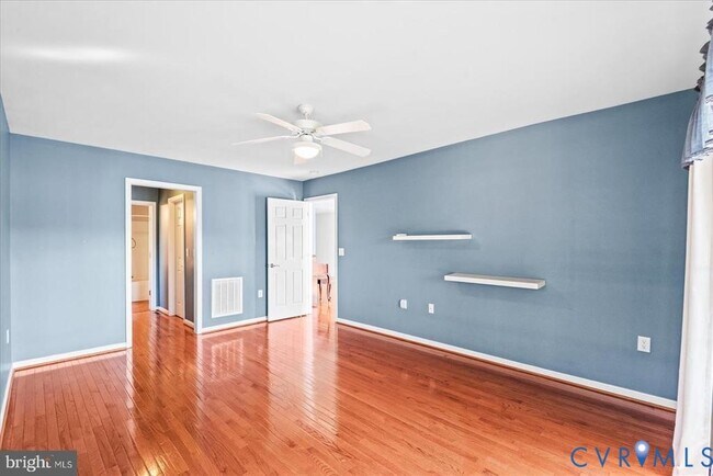 Building Photo - 686 Lake Caroline Dr
