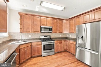 Building Photo - 107 Hearth Ct