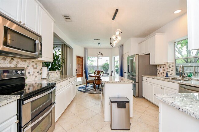 Building Photo - 10303 Sable Trail Ln