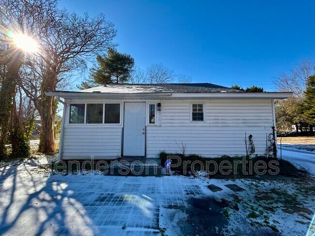 Building Photo - 935 Old Charlotte Rd SW