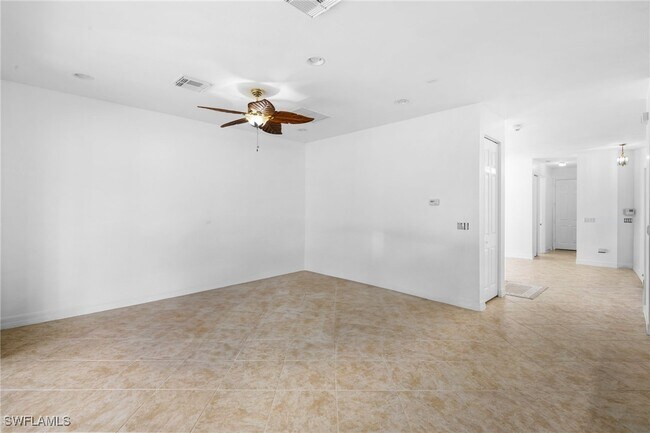Building Photo - 10391 Carolina Willow Dr
