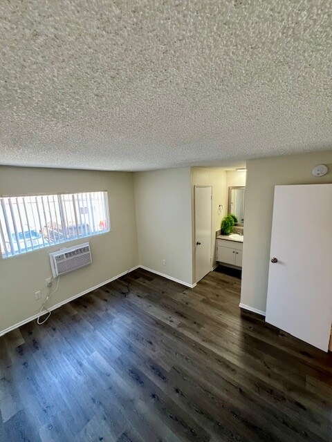 Building Photo - 18445 Collins St