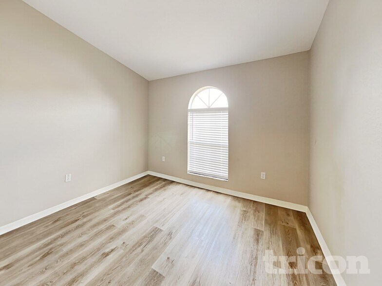 Building Photo - 2075 Sunflower St