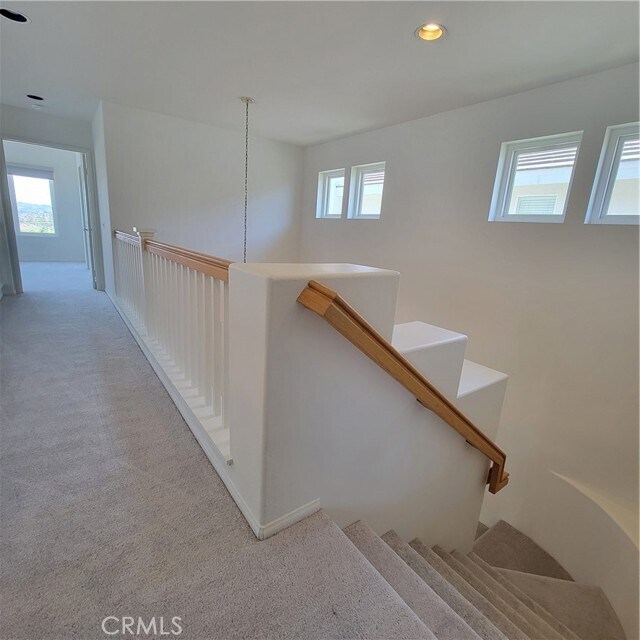 Building Photo - 33 Cottage Ln