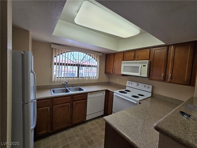 Building Photo - 8455 W Sahara Ave