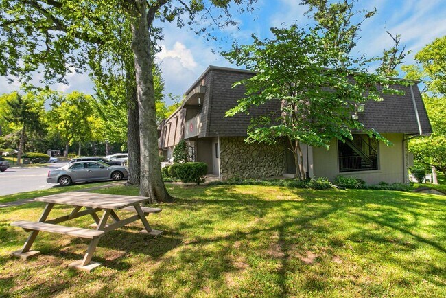 Building Photo - 2929 Selena Dr
