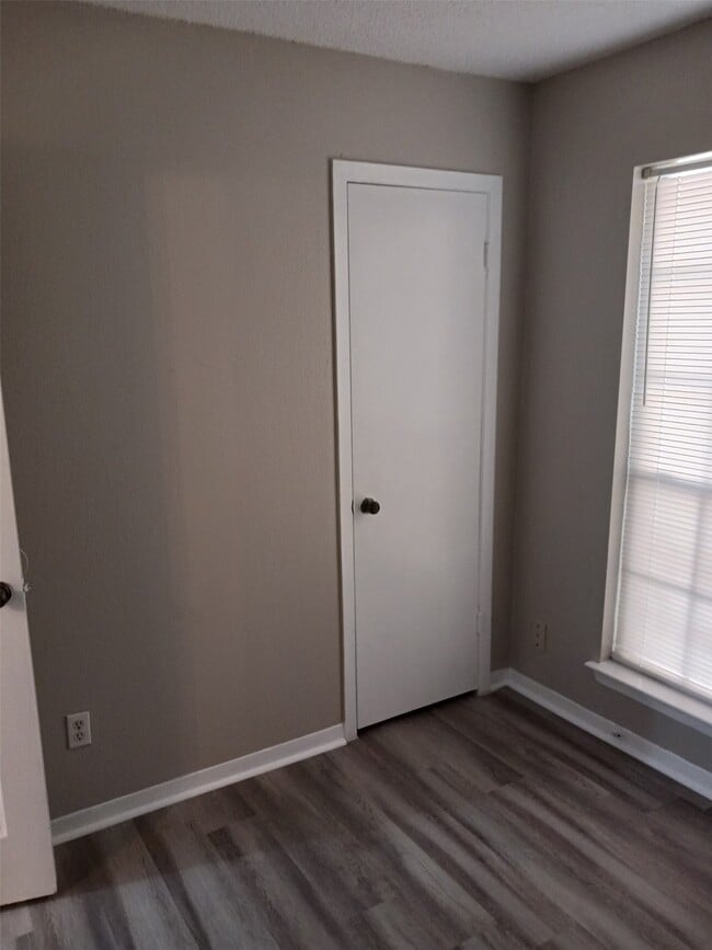 Building Photo - 58 Fern Ct