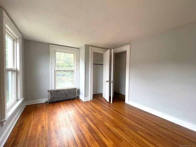 Building Photo - 303 Lexington Ave