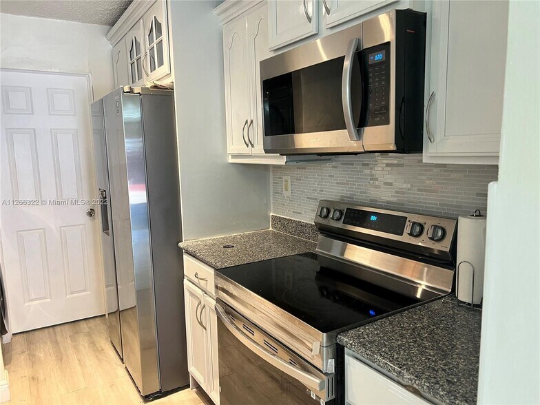 Building Photo - 267 NE 201st Ter