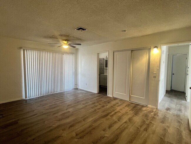 Building Photo - 3541 Tecumseh Dr