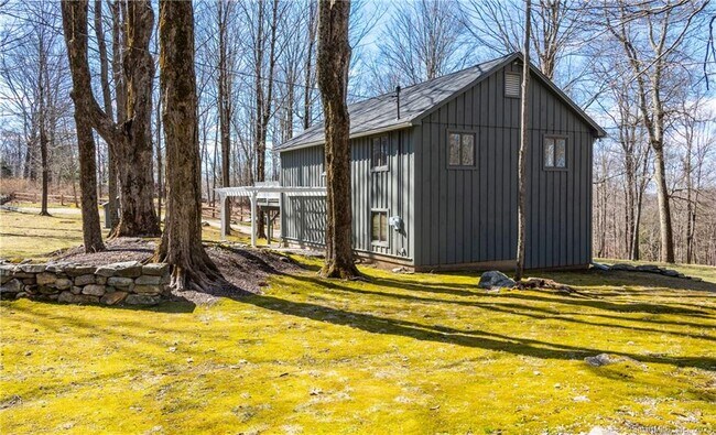 Building Photo - 56 S Rd