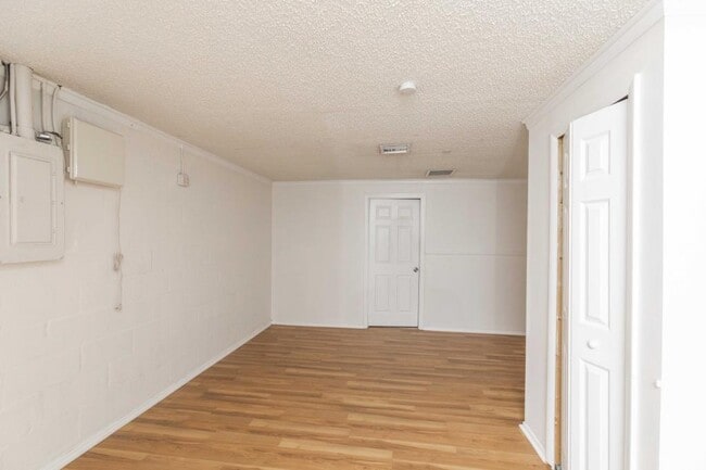 Building Photo - 6149 2nd Ave