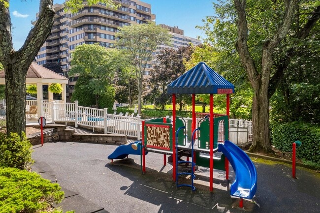 Building Photo - 26 Hillside Terrace