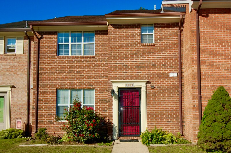 Primary Photo - 937 Welch Cir