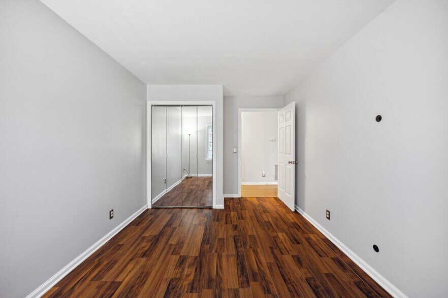 Building Photo - 70 Harristown Rd