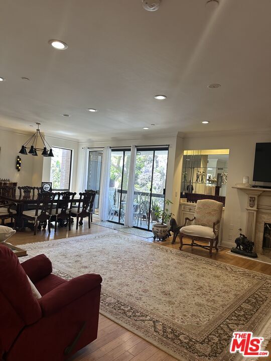 Building Photo - 324 N Palm Dr