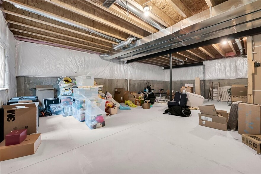 Building Photo - 41761 Steinbeck Gln