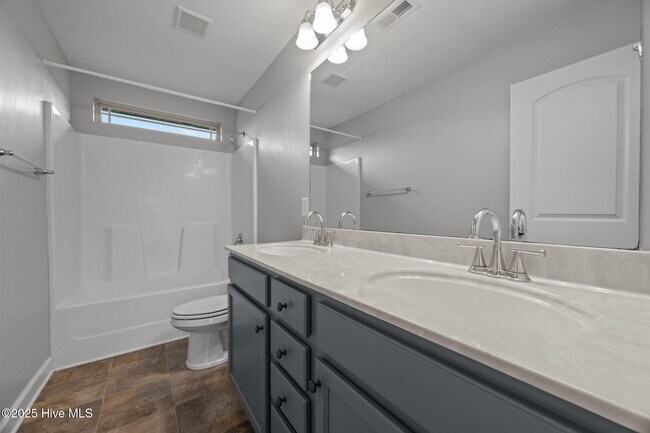 Building Photo - 100 Shallow Ct