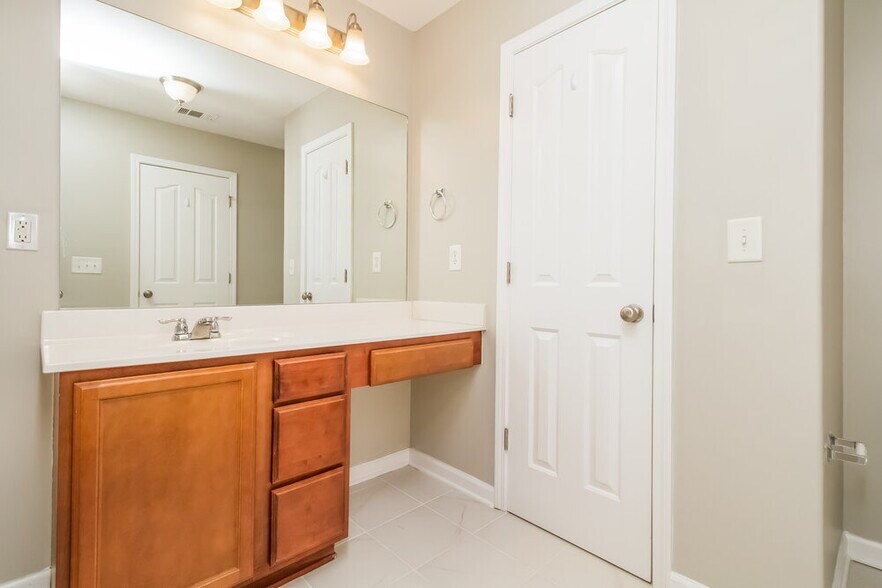 Building Photo - 9204 Thomason Trail