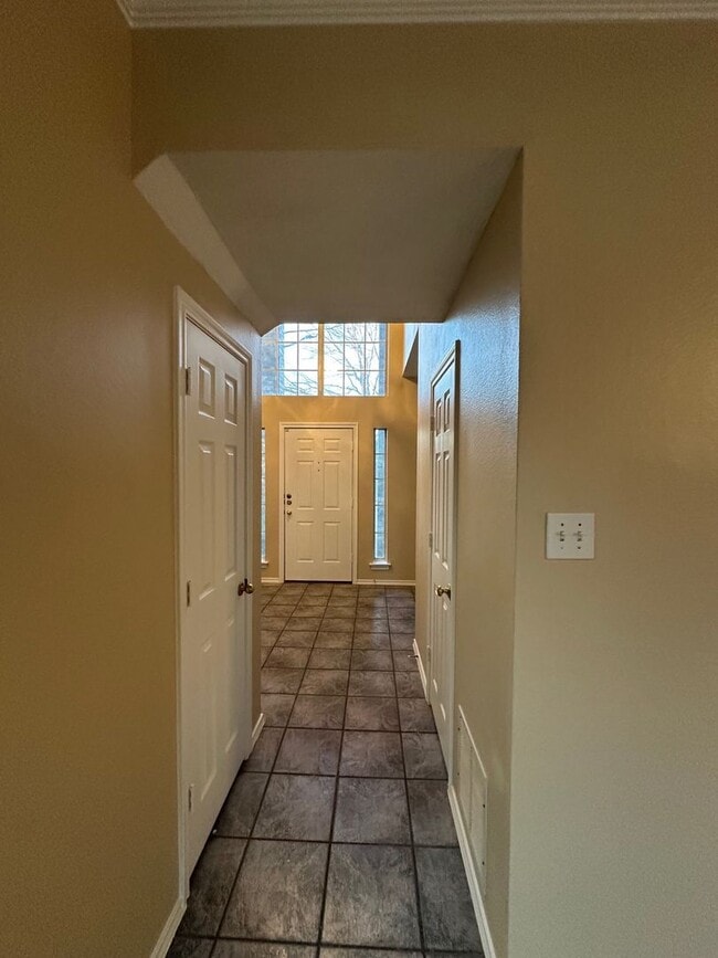 Building Photo - Coming Soon- Move in available 4/10/26