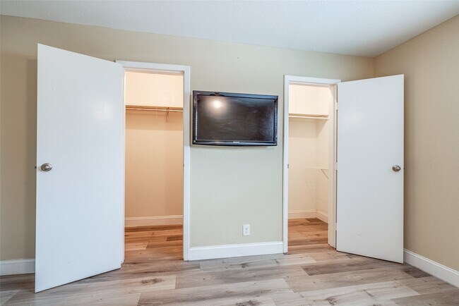 Building Photo - 11002 Hammerly Blvd