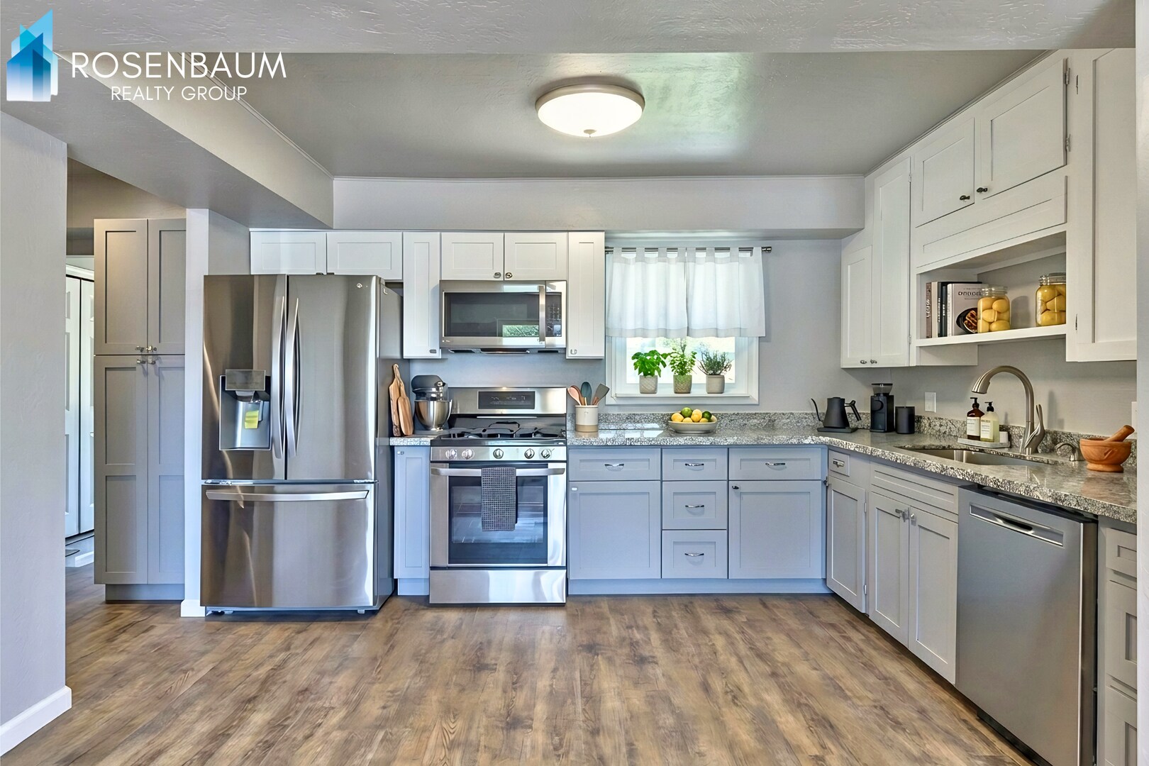 Building Photo - Charming 3-beds, 2-baths single-level home nestled in the desirable Prescott Heights community!