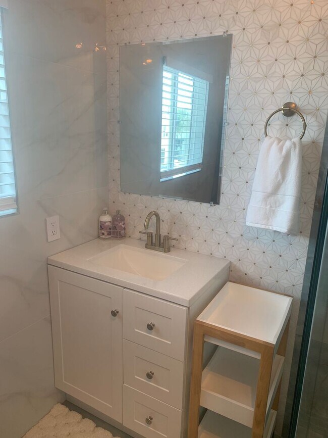 Building Photo - Furnished, Upstairs Apartment with 2 bedrooms and 1 bathroom. Utilities Included!!