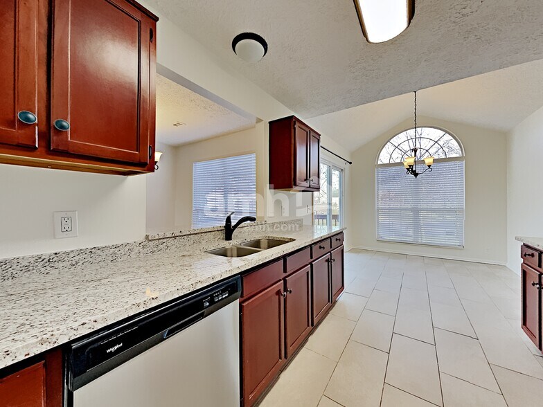 Building Photo - 6200 Hampton Hall Way