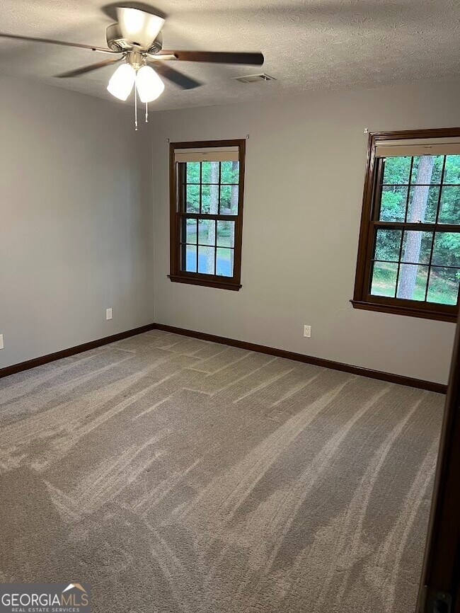 Building Photo - 5741 Wolf Laurel Dr SW