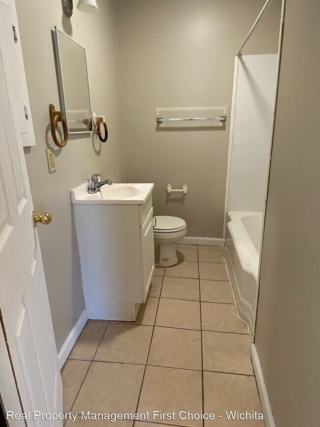 2 br, 1 bath House 2020 E Murdock 2020 E Murdock St Wichita KS