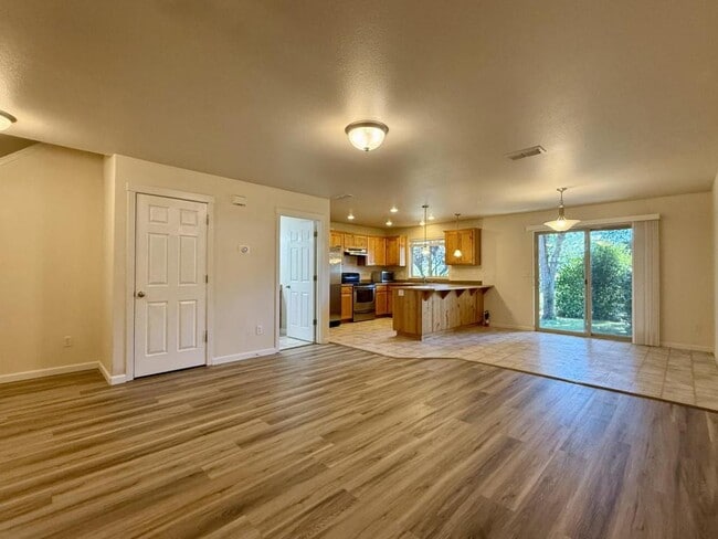 Building Photo - 2149 NW Tara Ln