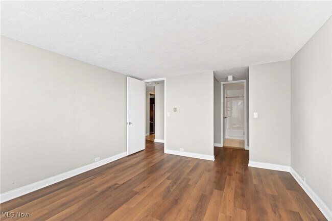 Building Photo - 12700 Lake Ave