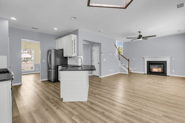 Building Photo - 7478 Hawks Cir