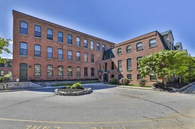 Building Photo - 71 Princeton St