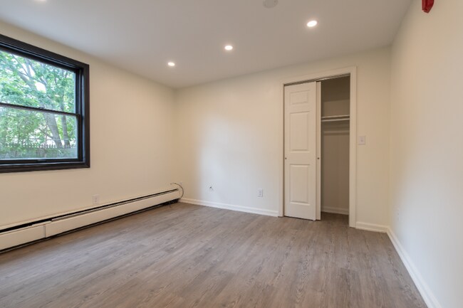 Building Photo - 32 Cargill St