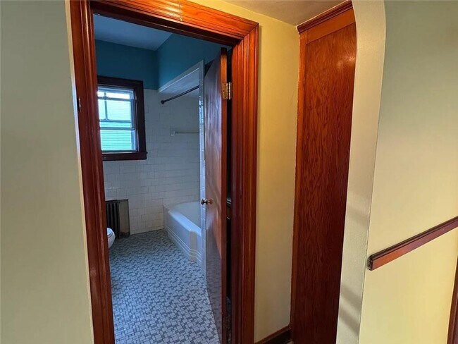 Building Photo - 43 Westerly Ave