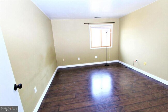 Building Photo - 604 Ravens Crest Dr