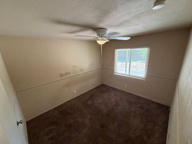 Building Photo - 4752 Crestview Dr
