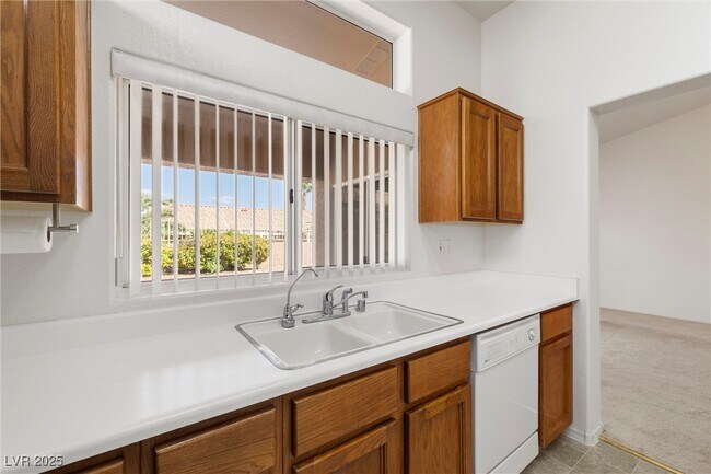 Building Photo - 10416 W Linfield Pl