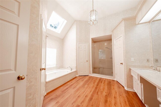 Building Photo - 9107 Pine Stream Ct