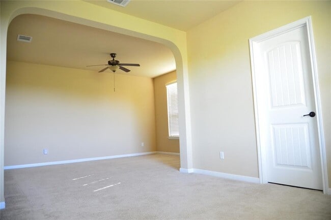 Building Photo - 209 Rock Vista Run
